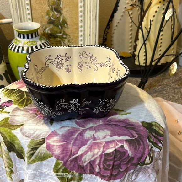 Temp-Tations Other - TEMP-TATIONS  Brand New, Eggplant Floral Lace 1.5 qt. With Beautiful detailing